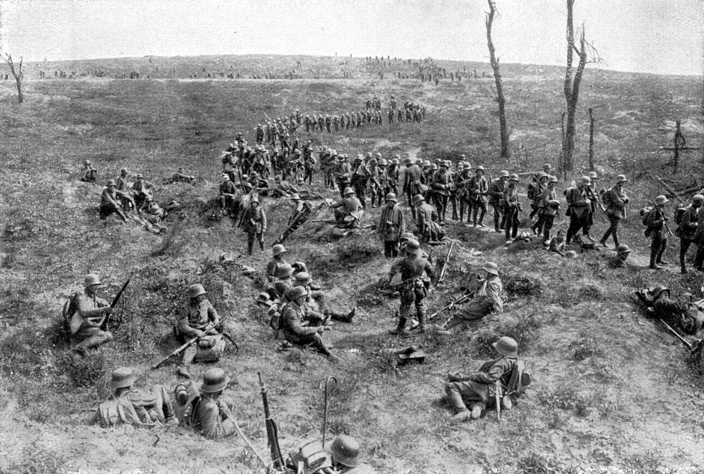 Tropas alemanas avanzan en el páramo del Somme.